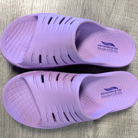 Skechers Lavender Slide Sandals - Picture 1 of 4
